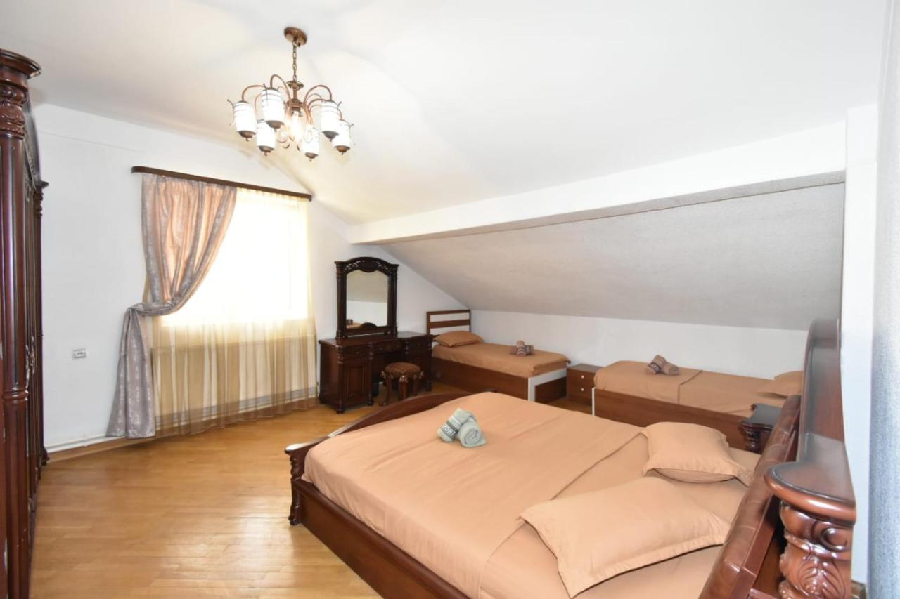 Guesthouses Opera Yerevan Exterior photo
