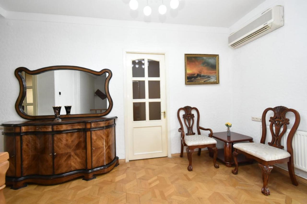 Guesthouses Opera Yerevan Exterior photo
